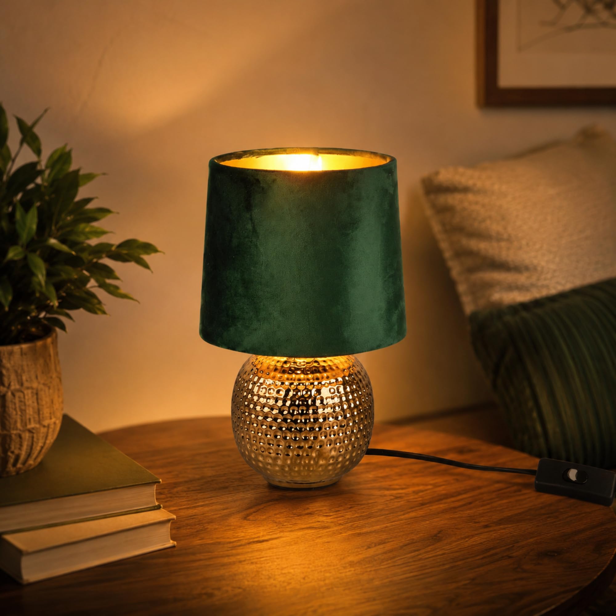 Ceramic table lamp – gold & velvet — 2